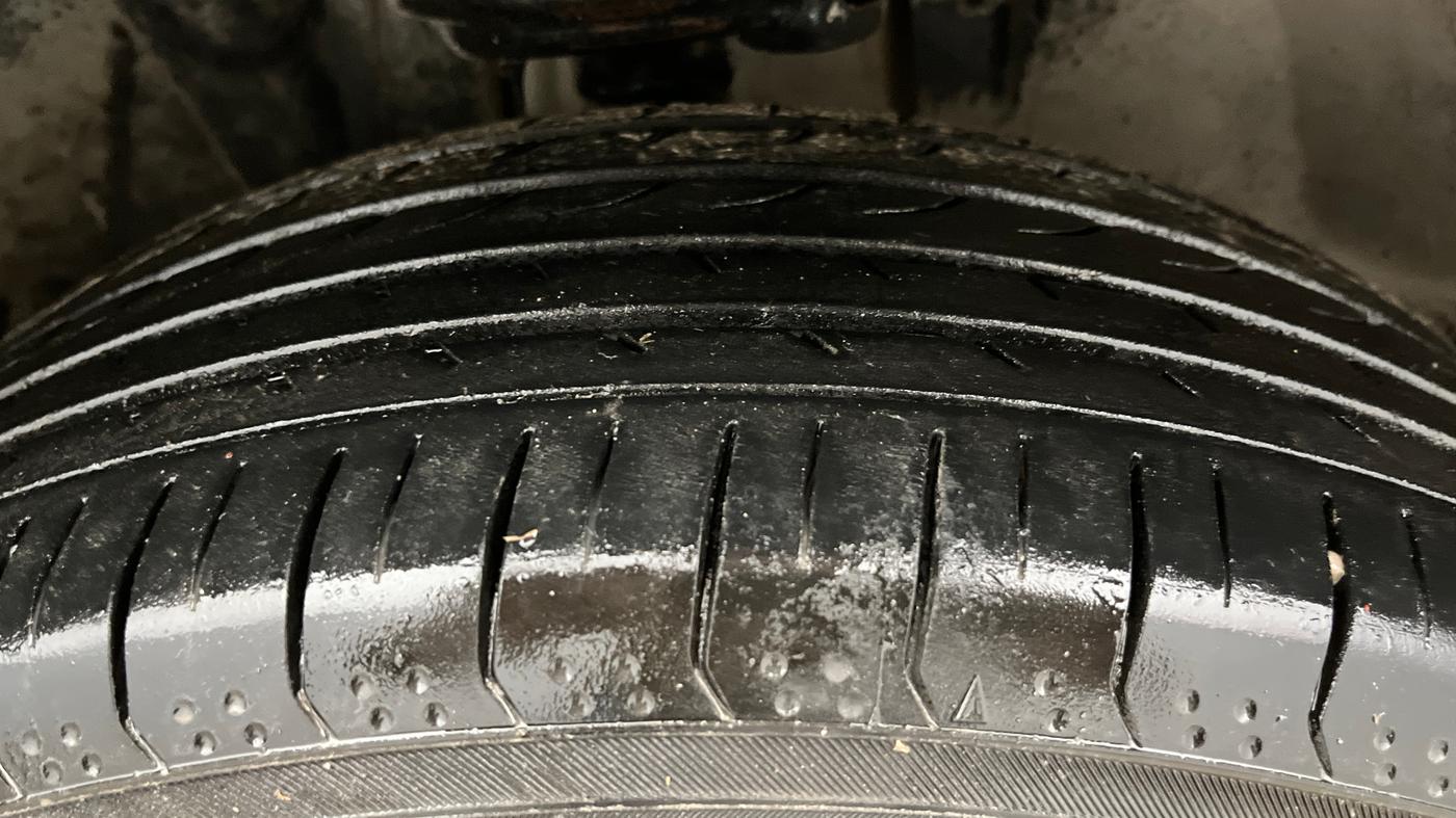 2019 Jeep Compass LIMITED PLUS PETROL AT, Petrol, Automatic, 65,565 km, Right Front Tyre Tread