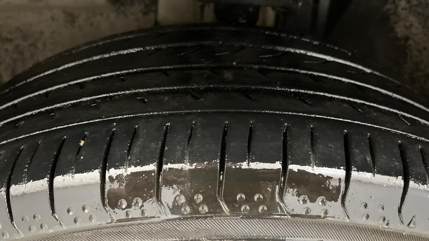 2019 Jeep Compass LIMITED PLUS PETROL AT, Petrol, Automatic, 65,565 km, Left Front Tyre Tread