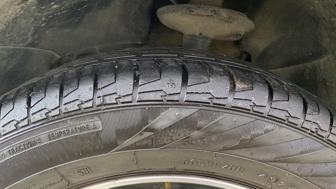 2019 Nissan Kicks XV PREMIUM (O) DIESEL, Diesel, Manual, 45,190 km, Left Front Tyre Tread