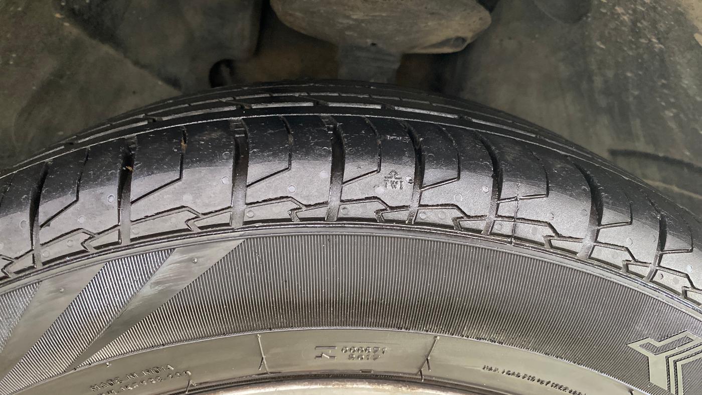 2019 Nissan Kicks XV PREMIUM (O) DIESEL, Diesel, Manual, 45,190 km, Right Front Tyre Tread