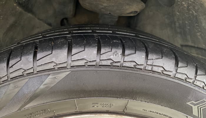 2019 Nissan Kicks XV PREMIUM (O) DIESEL, Diesel, Manual, 45,190 km, Right Front Tyre Tread