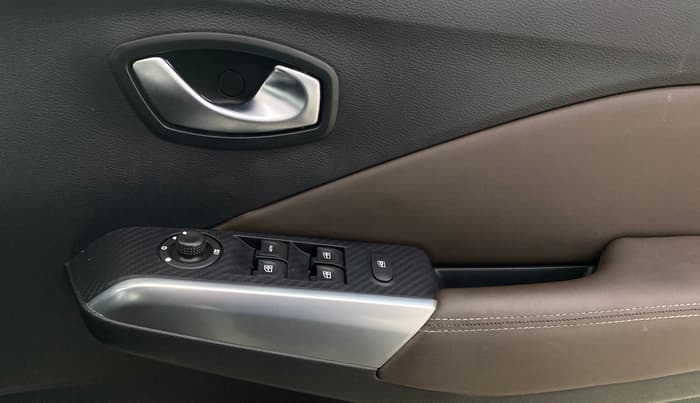 2019 Nissan Kicks XV PREMIUM (O) DIESEL, Diesel, Manual, 45,190 km, Driver Side Door Panels Control