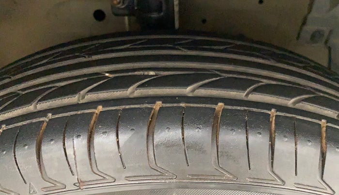 2014 Maruti Swift Dzire VXI, Petrol, Manual, 55,232 km, Right Front Tyre Tread