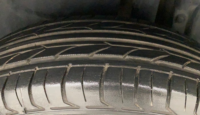 2014 Maruti Swift Dzire VXI, Petrol, Manual, 55,232 km, Left Rear Tyre Tread