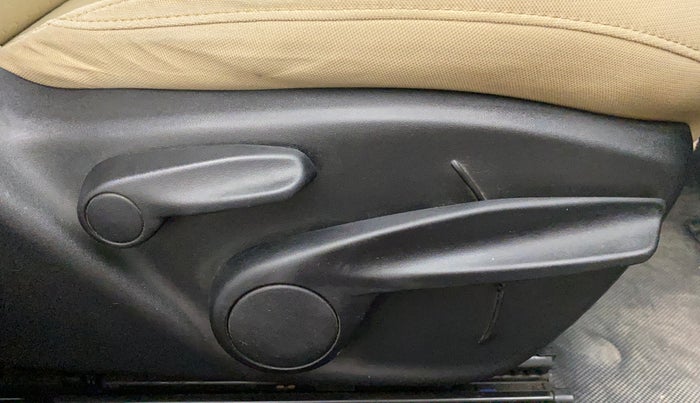 2018 Jeep Compass LONGITUDE 2.0 DIESEL, Diesel, Manual, 96,310 km, Driver Side Adjustment Panel