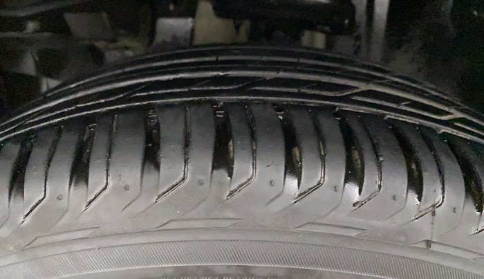 2018 Jeep Compass LONGITUDE 2.0 DIESEL, Diesel, Manual, 96,310 km, Left Front Tyre Tread