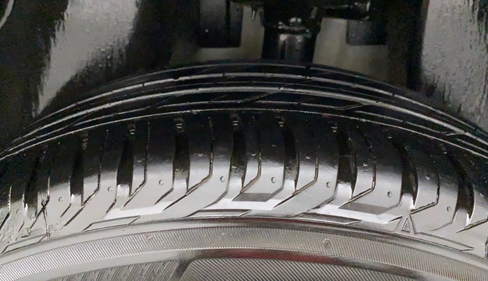 2018 Jeep Compass LONGITUDE 2.0 DIESEL, Diesel, Manual, 96,310 km, Left Rear Tyre Tread