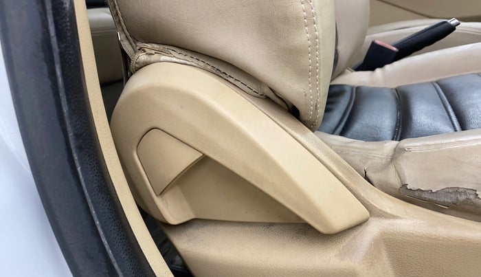 2015 Ford Figo Aspire TREND 1.2 PETROL, Petrol, Manual, 1,00,000 km, Driver Side Adjustment Panel