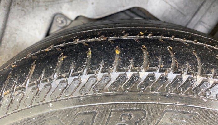 2015 Ford Figo Aspire TREND 1.2 PETROL, Petrol, Manual, 1,00,000 km, Left Rear Tyre Tread