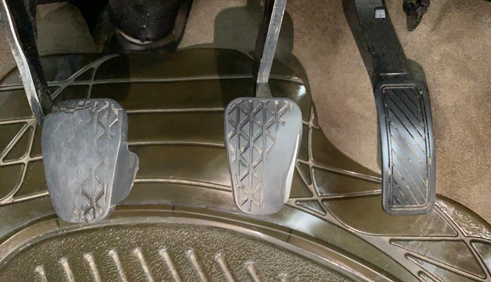 2015 Ford Figo Aspire TREND 1.2 PETROL, Petrol, Manual, 1,00,000 km, Pedals