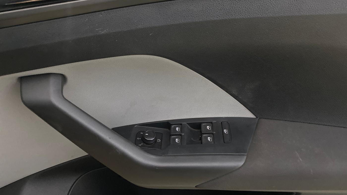 2021 Skoda KUSHAQ AMBITION 1.0L TSI AT, Petrol, Automatic, 45,058 km, Driver Side Door Panels Control