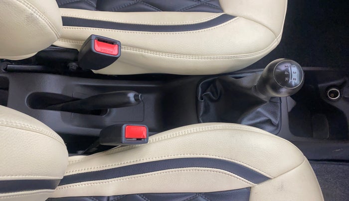 2017 Hyundai Eon ERA +, Petrol, Manual, 48,868 km, Gear Lever