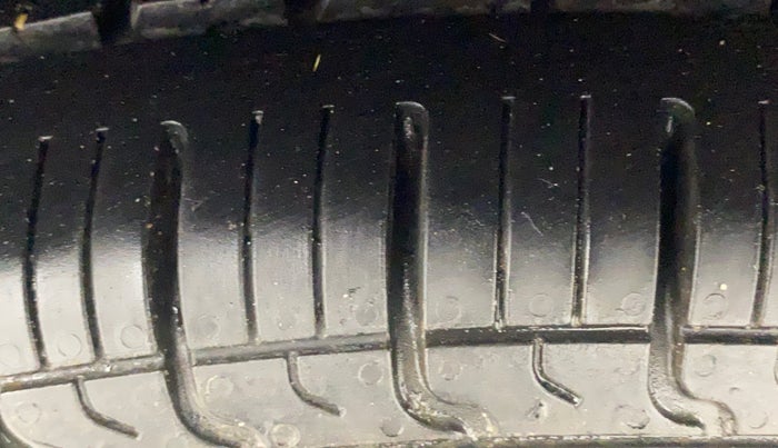 2017 Hyundai Eon ERA +, Petrol, Manual, 48,868 km, Right Rear Tyre Tread