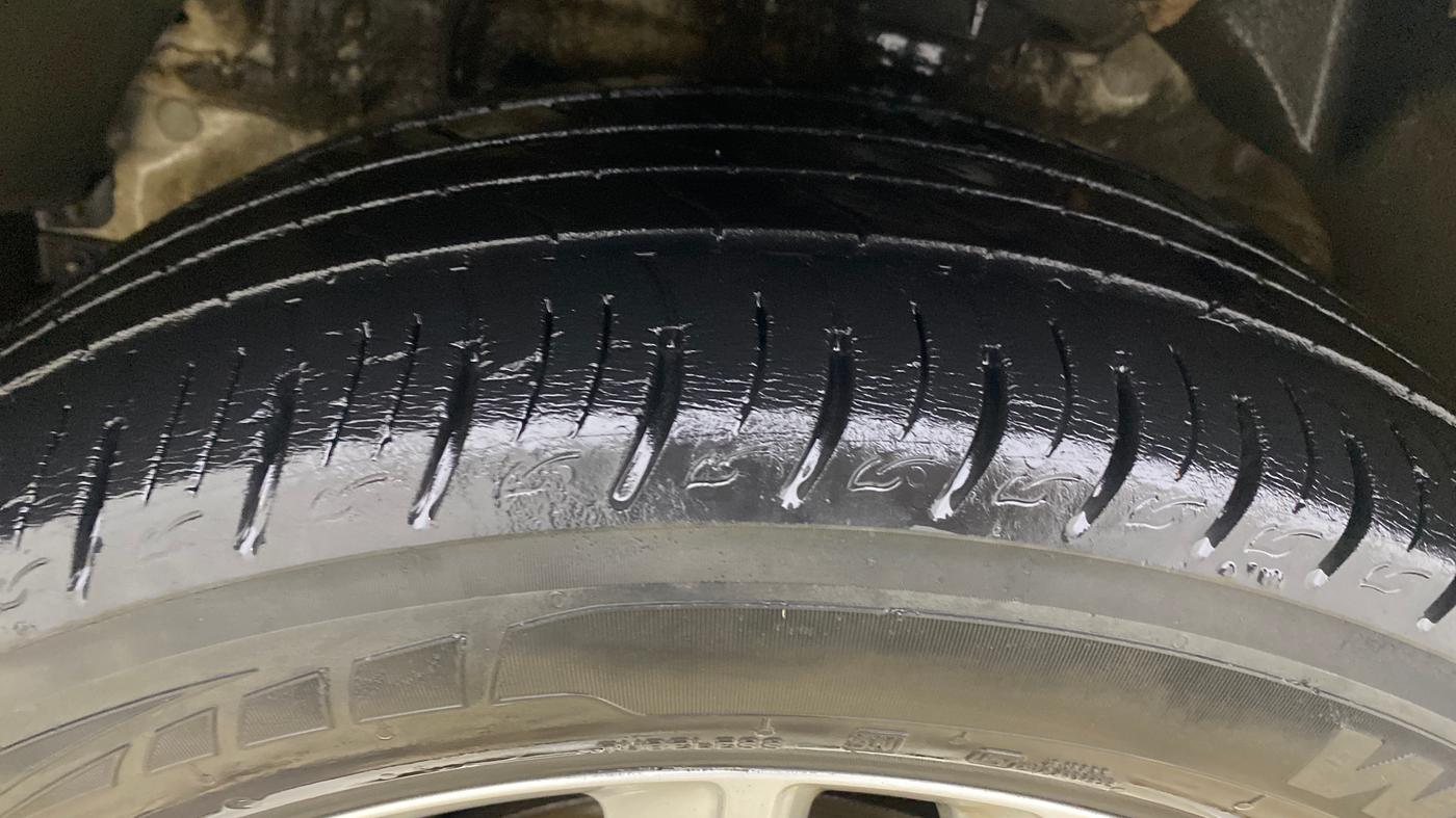 2020 Mahindra XUV300 W8 1.5 DIESEL, Diesel, Manual, 45,333 km, Left Front Tyre Tread