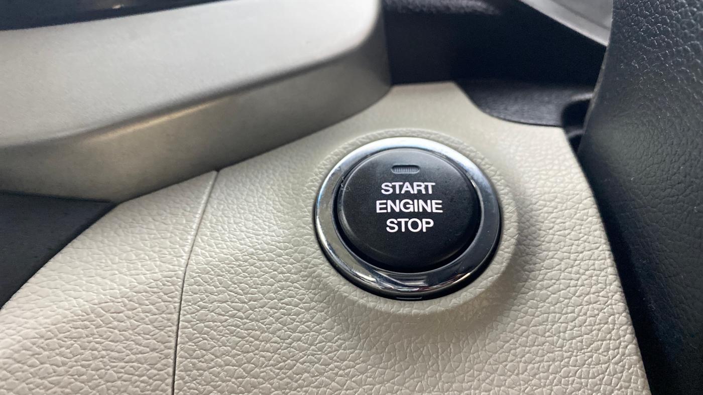 2020 Mahindra XUV300 W8 1.5 DIESEL, Diesel, Manual, 45,333 km, Keyless Start/ Stop Button
