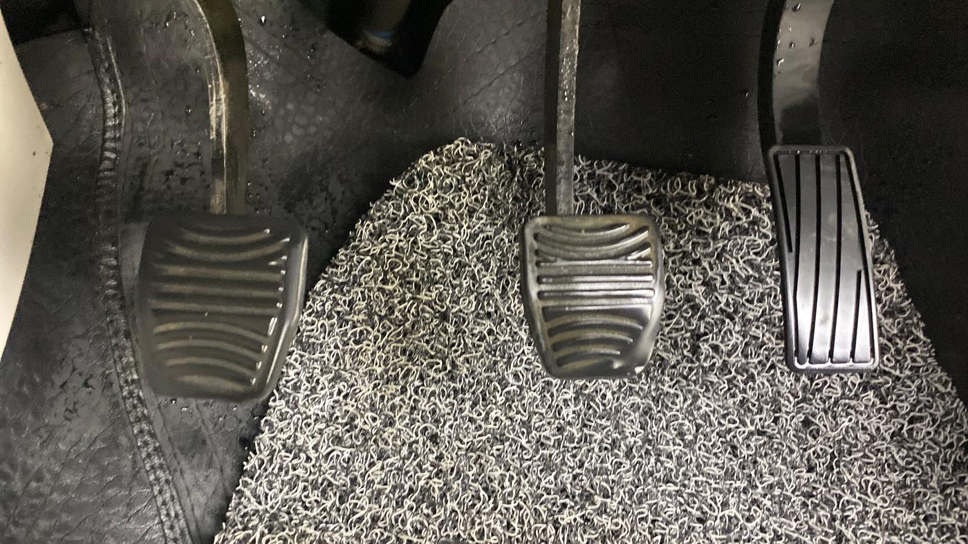 2020 Mahindra XUV300 W8 1.5 DIESEL, Diesel, Manual, 45,333 km, Pedals