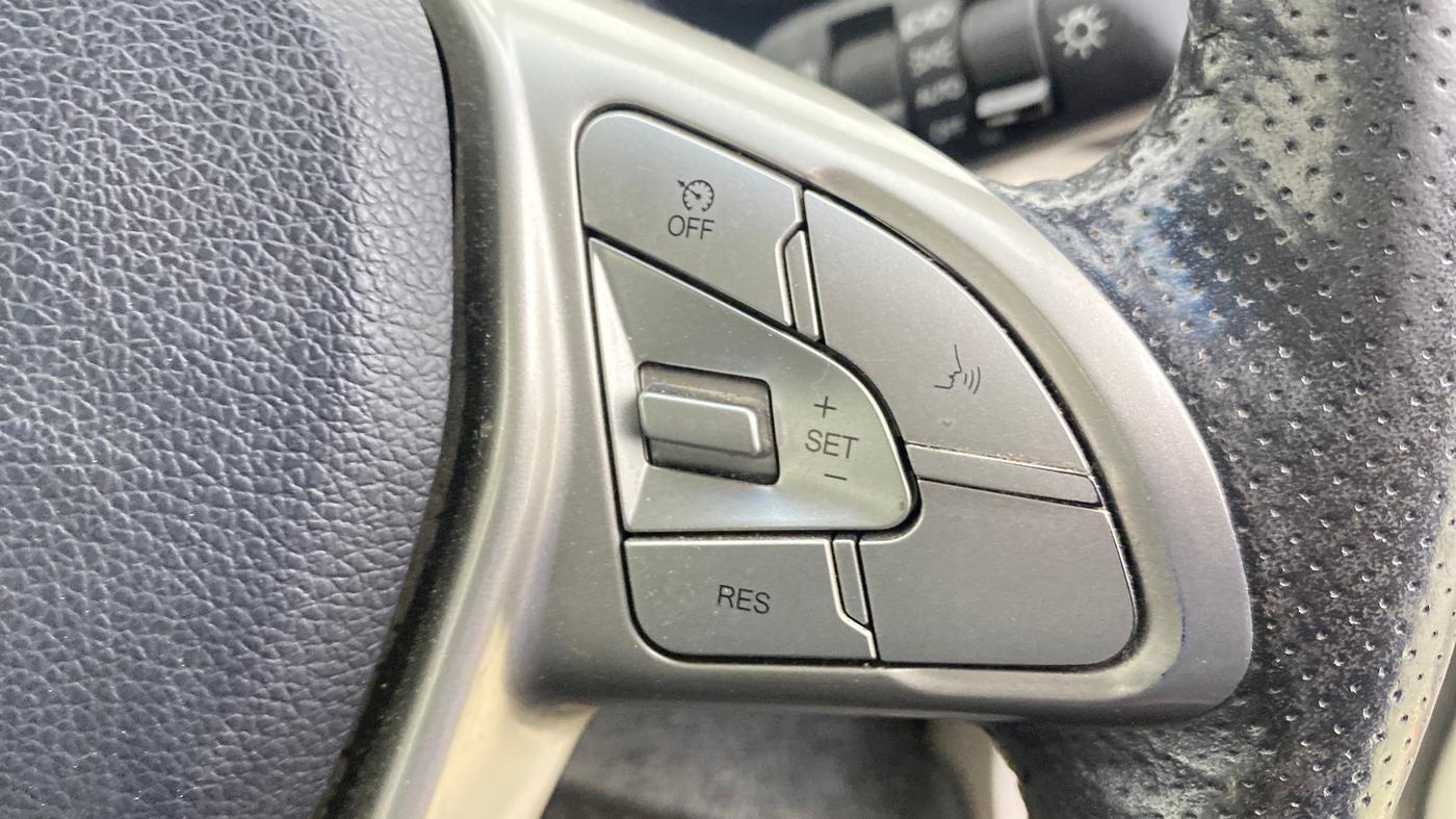 2020 Mahindra XUV300 W8 1.5 DIESEL, Diesel, Manual, 45,333 km, Adaptive Cruise Control