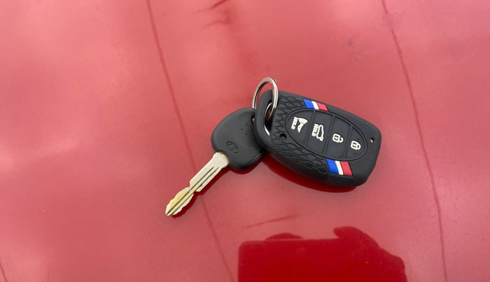 2018 Hyundai NEW SANTRO MAGNA CNG, CNG, Manual, 63,623 km, Key Close Up