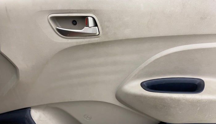 2018 Hyundai NEW SANTRO MAGNA CNG, CNG, Manual, 63,623 km, Driver Side Door Panels Control