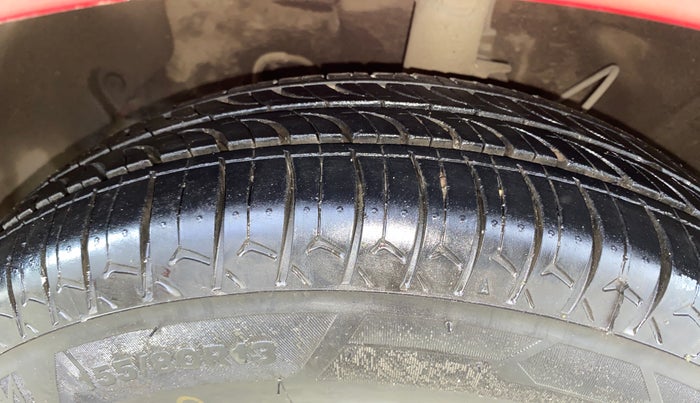 2018 Hyundai NEW SANTRO MAGNA CNG, CNG, Manual, 63,623 km, Left Front Tyre Tread