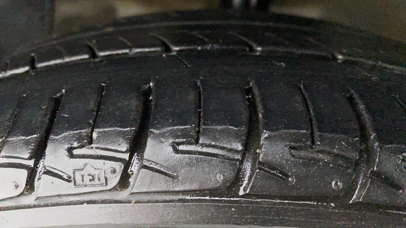 2017 Hyundai Grand i10 SPORTZ (O) AT 1.2 KAPPA VTVT, Petrol, Automatic, 62,106 km, Left Front Tyre Tread