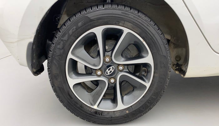 2017 Hyundai Grand i10 SPORTZ (O) AT 1.2 KAPPA VTVT, Petrol, Automatic, 62,106 km, Right Rear Wheel