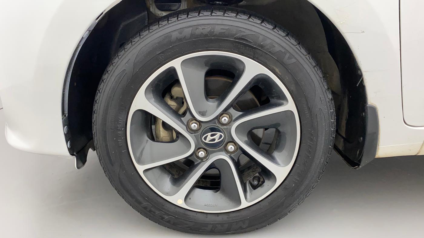 2017 Hyundai Grand i10 SPORTZ (O) AT 1.2 KAPPA VTVT, Petrol, Automatic, 62,106 km, Left Front Wheel