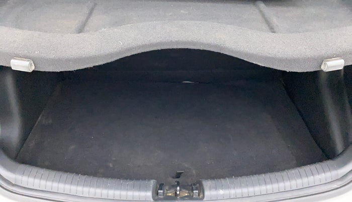 2017 Hyundai Grand i10 SPORTZ (O) AT 1.2 KAPPA VTVT, Petrol, Automatic, 62,106 km, Boot Inside