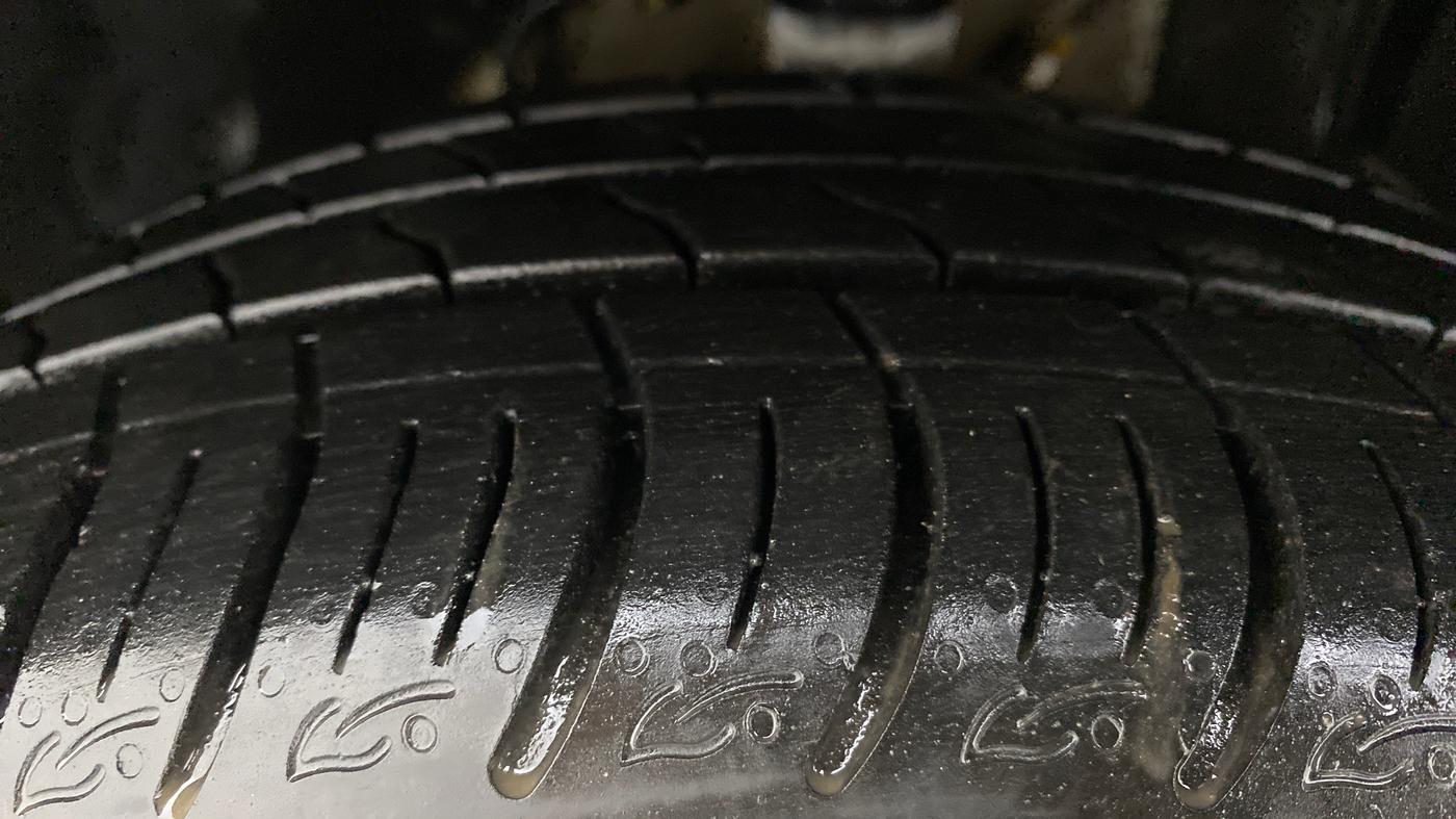 2021 Tata ALTROZ XZ 1.2, Petrol, Manual, 6,375 km, Left Front Tyre Tread