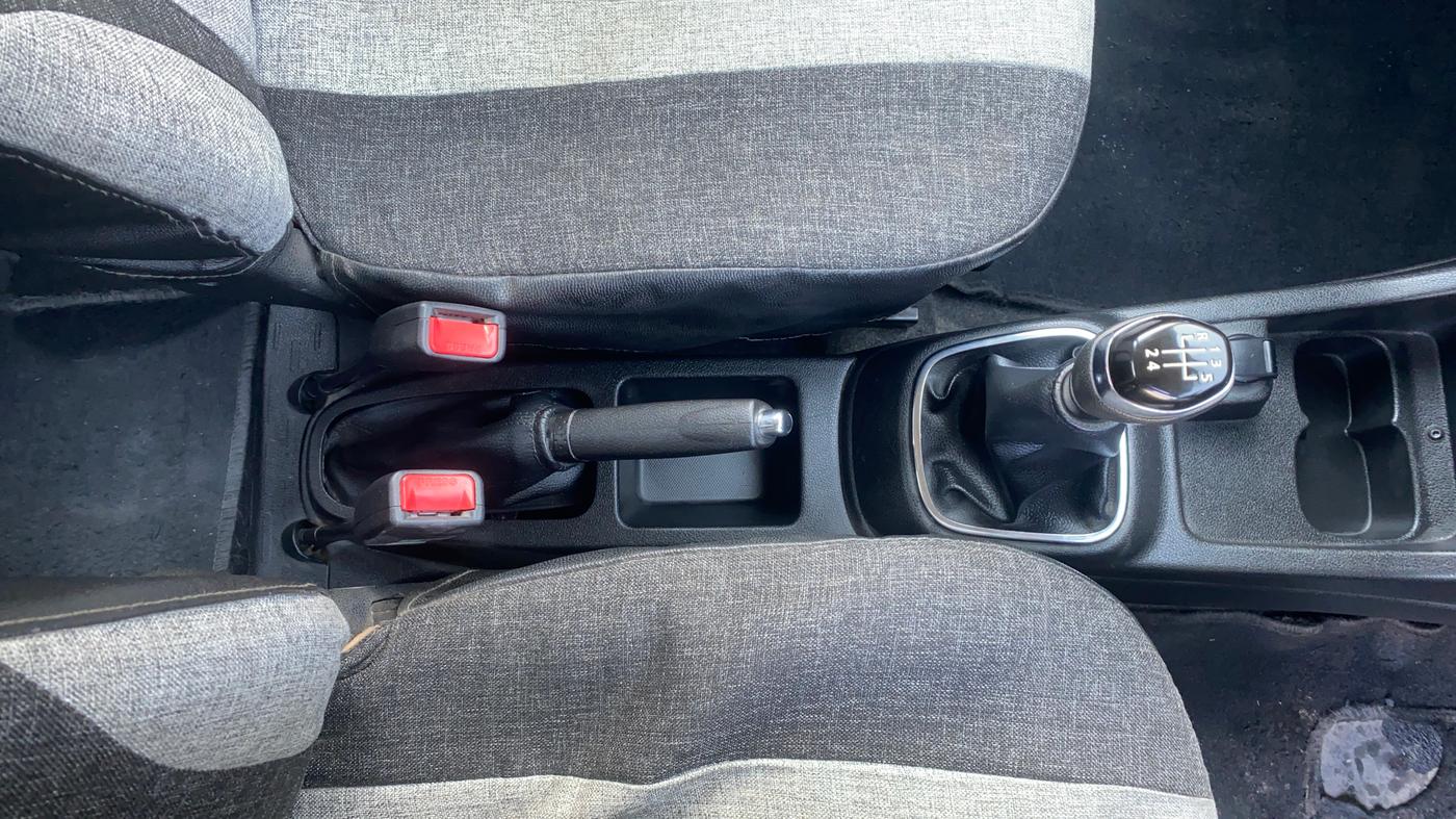 2019 Renault Kwid RXT 1.0 (O), Petrol, Manual, 25,442 km, Gear Lever