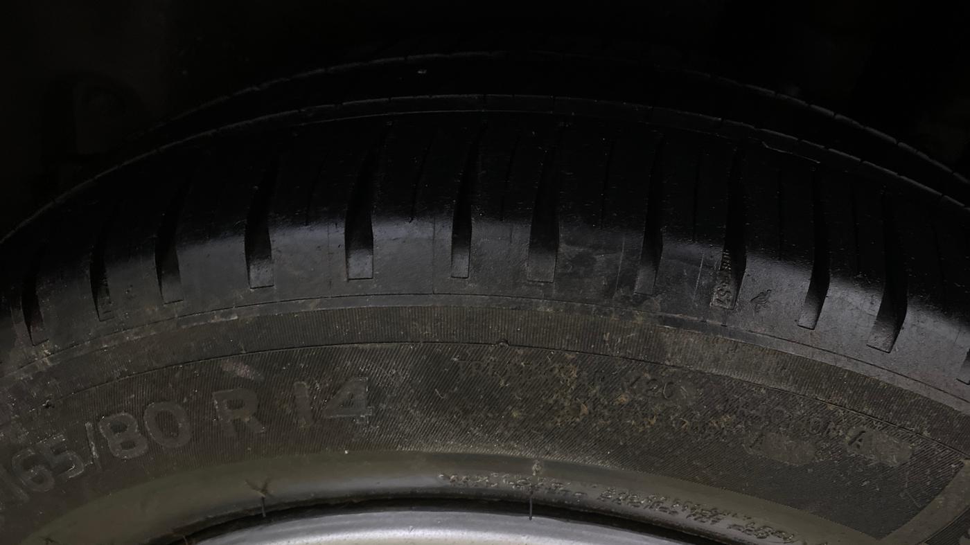 2017 Maruti Swift Dzire VXI, Petrol, Manual, 46,208 km, Left Rear Tyre Tread
