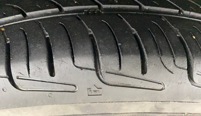 2012 Volkswagen Polo COMFORTLINE 1.2L PETROL, Petrol, Manual, 71,261 km, Left Front Tyre Tread