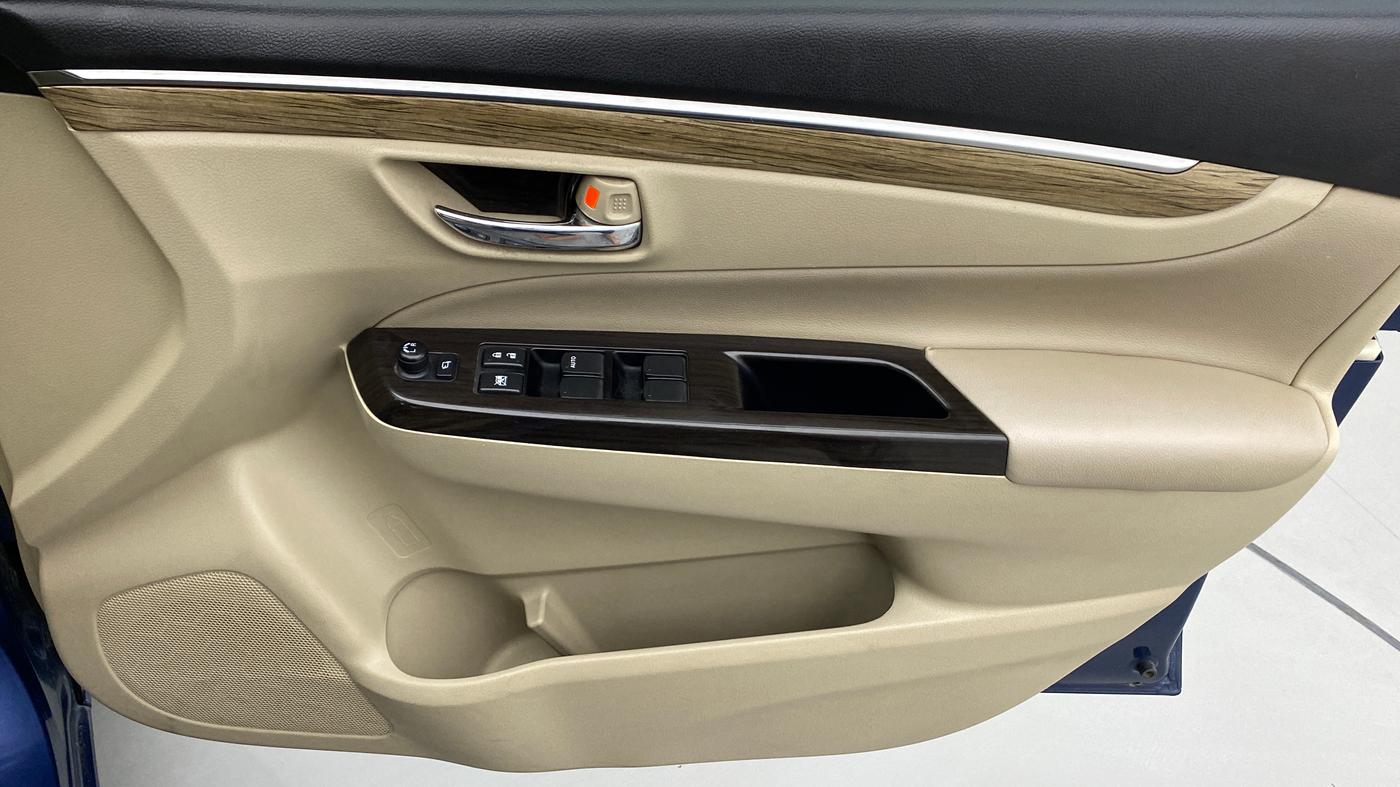 2018 Maruti Ciaz ALPHA 1.5 SHVS PETROL, Petrol, Manual, 27,837 km, Driver Side Door Panels Control