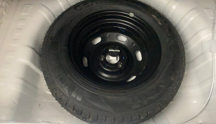 2017 Renault Kwid RXT 1.0 AMT, Petrol, Automatic, 77,568 km, Spare Tyre