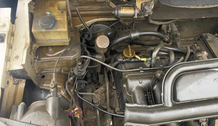 2017 Renault Kwid RXT 1.0 AMT, Petrol, Automatic, 77,568 km, Engine View - Right