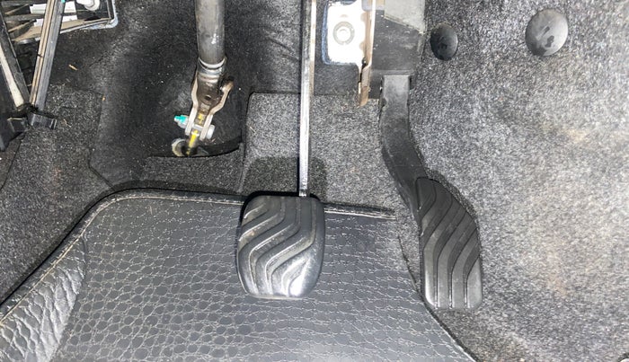 2017 Renault Kwid RXT 1.0 AMT, Petrol, Automatic, 77,568 km, Pedals