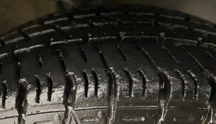 2015 Maruti Alto K10 VXI AMT, Petrol, Automatic, 28,653 km, Right Front Tyre Tread