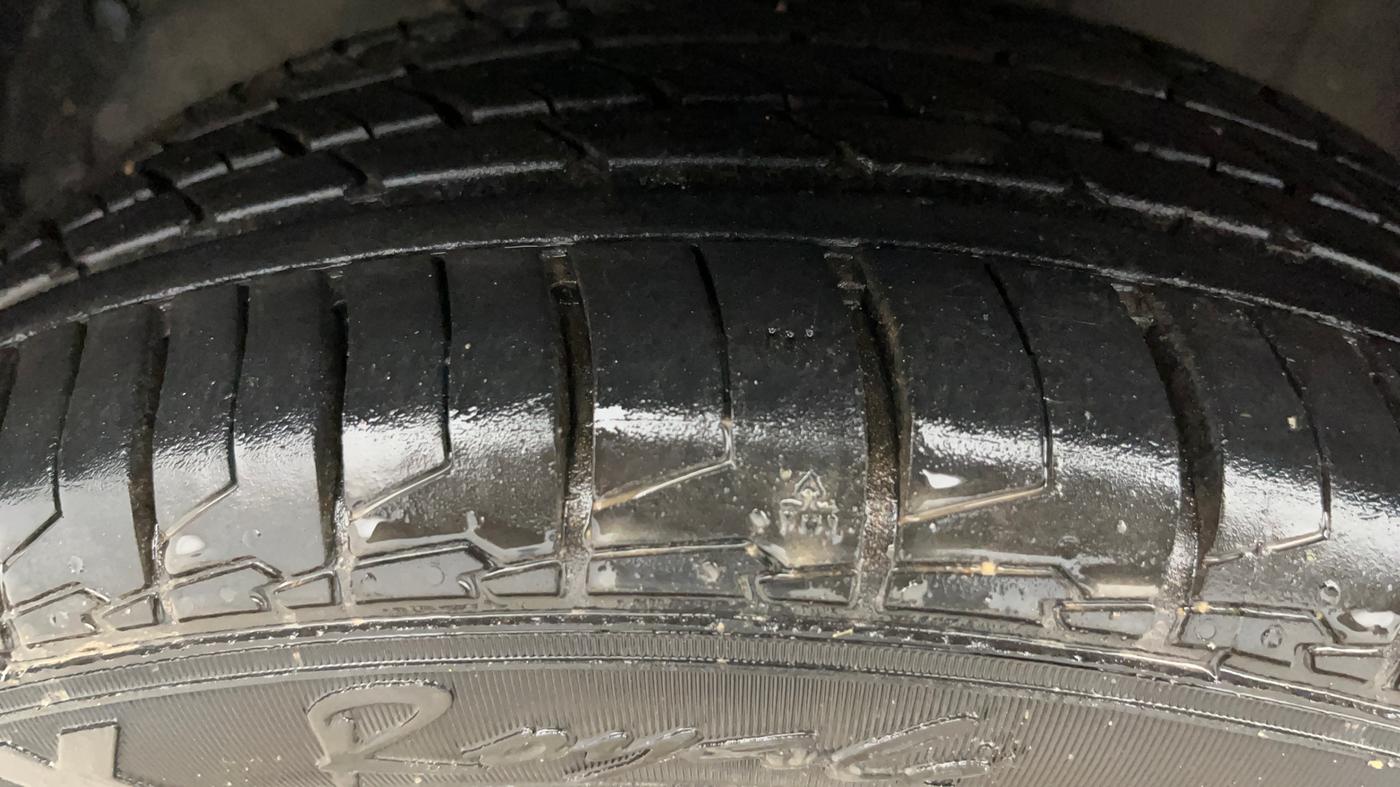 2020 Toyota Glanza G, Petrol, Manual, 72,926 km, Left Front Tyre Tread