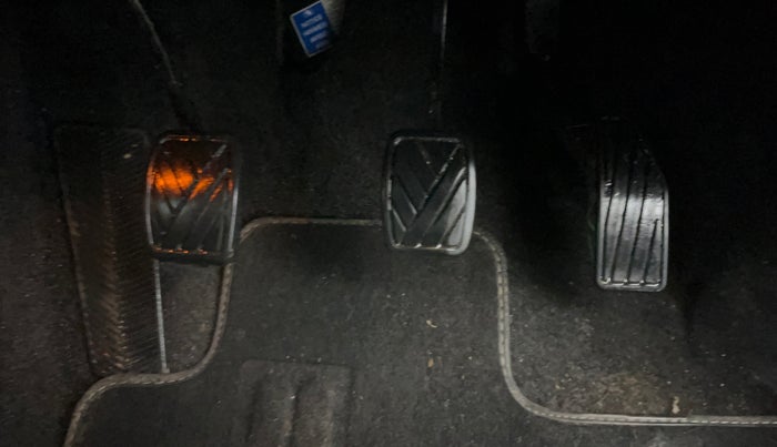 2020 Toyota Glanza G, Petrol, Manual, 72,926 km, Pedals