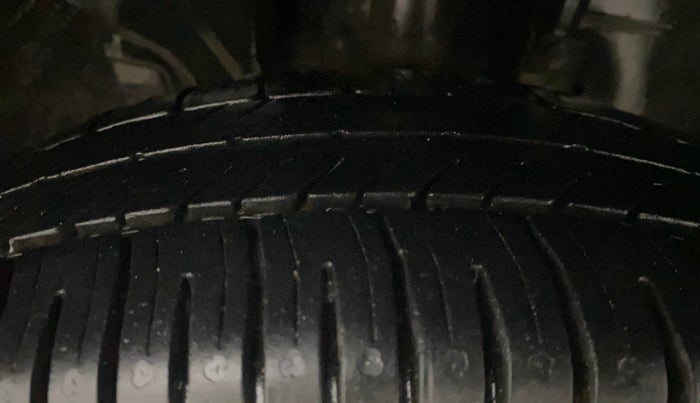 2018 Renault Kwid RXL 1.0, Petrol, Manual, 77,765 km, Right Front Tyre Tread