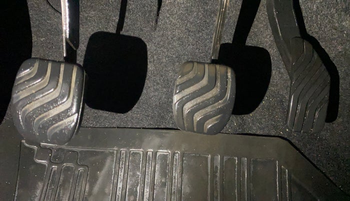 2018 Renault Kwid RXL 1.0, Petrol, Manual, 77,765 km, Pedals