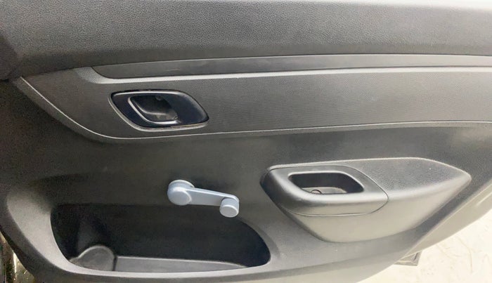 2018 Renault Kwid RXL 1.0, Petrol, Manual, 77,765 km, Driver Side Door Panels Control