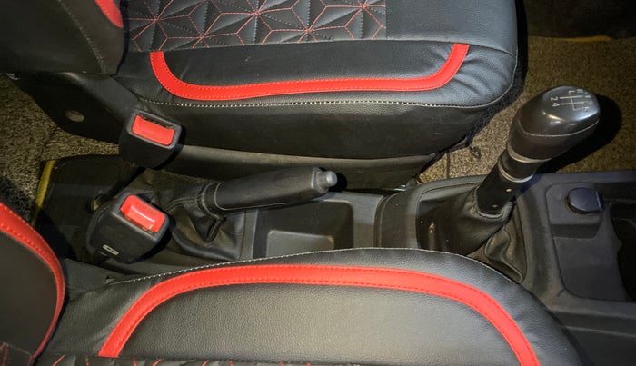 2017 Renault Kwid RXT 1.0, Petrol, Manual, 69,608 km, Gear Lever