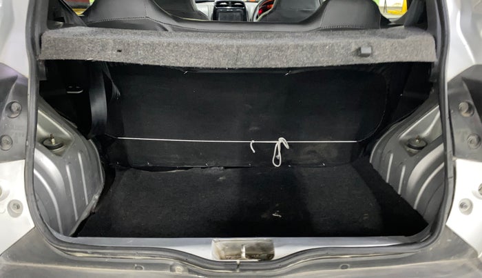 2017 Renault Kwid RXT 1.0, Petrol, Manual, 69,608 km, Boot Inside