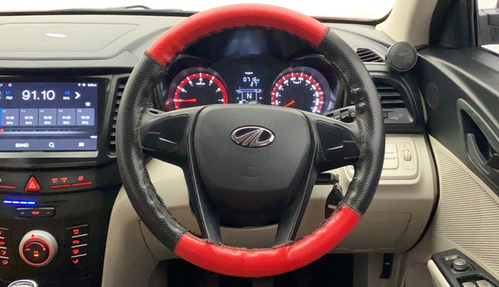 2022 Mahindra XUV300 W4 1.2 PETROL, Petrol, Manual, 10,324 km, Steering Wheel Close Up