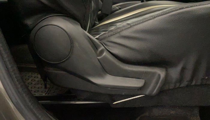 2019 Maruti Swift LXI, Petrol, Manual, 34,297 km, Driver Side Adjustment Panel