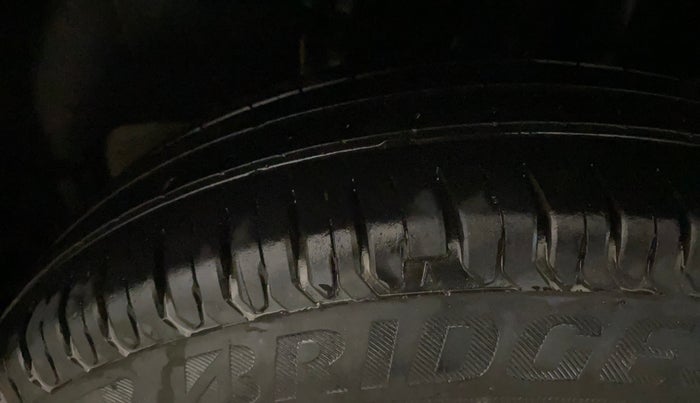 2019 Maruti Swift LXI, Petrol, Manual, 34,297 km, Left Rear Tyre Tread