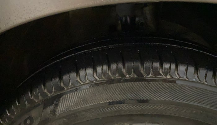 2019 Maruti Swift LXI, Petrol, Manual, 34,297 km, Right Front Tyre Tread