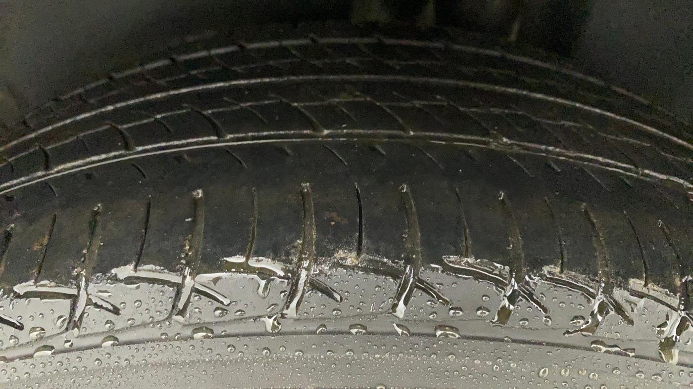2022 Volkswagen Polo COMFORTLINE 1.0L TSI AT, Petrol, Automatic, 36,797 km, Left Rear Tyre Tread