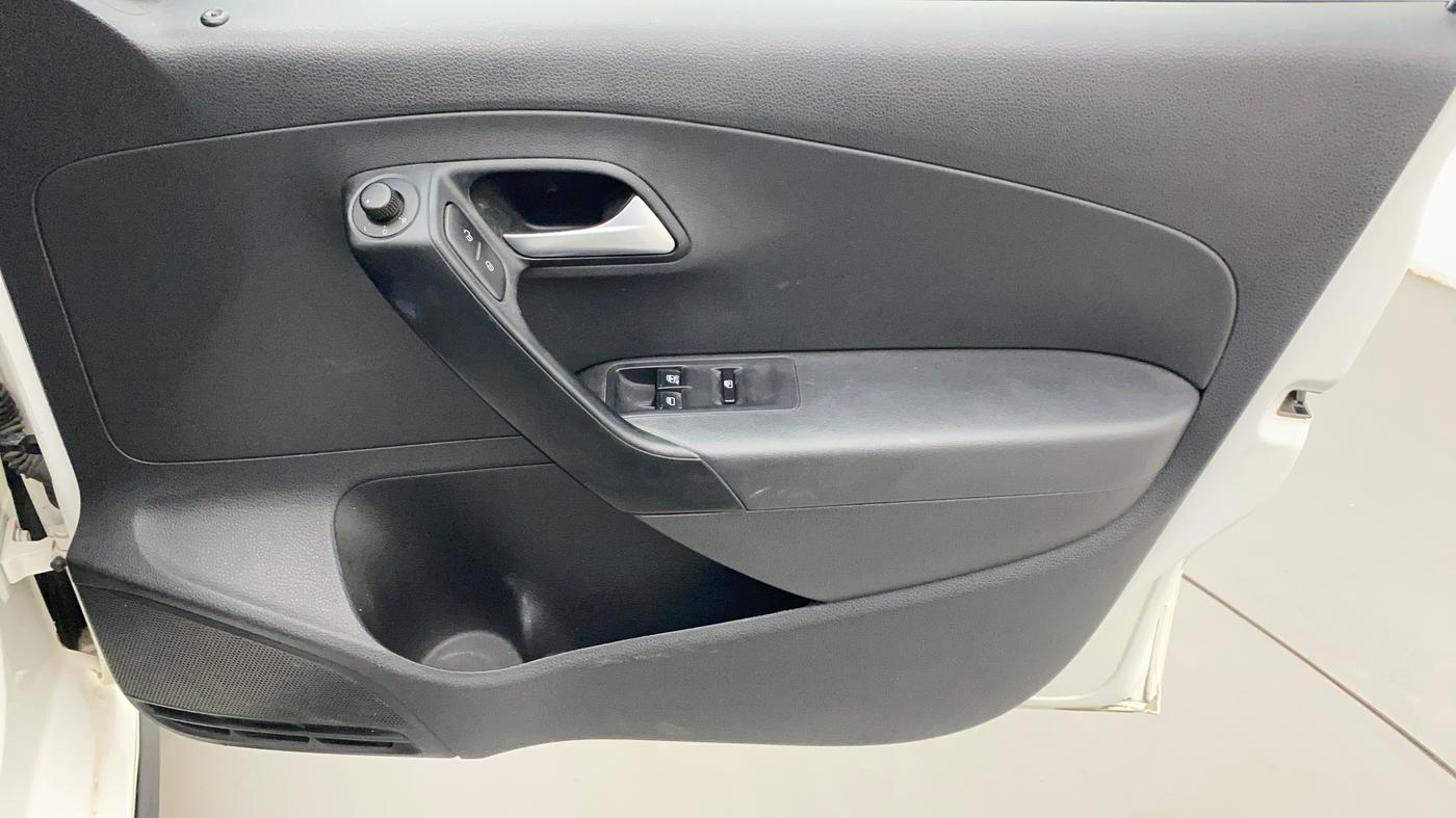 2022 Volkswagen Polo COMFORTLINE 1.0L TSI AT, Petrol, Automatic, 36,797 km, Driver Side Door Panels Control